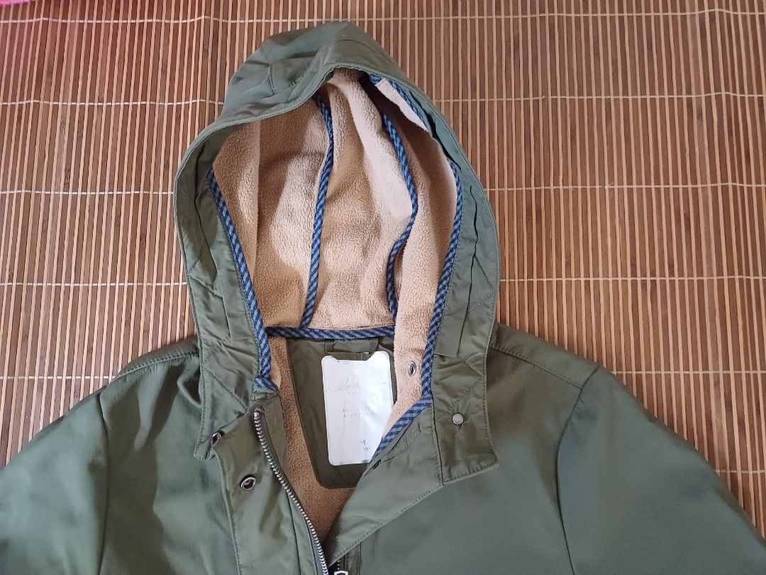 Jacket （分類：外套及戶外衣服）位於 Hong Kong。 由 brianmax 提交（商品編號 1467249944，圖片 5）。簡介： 。