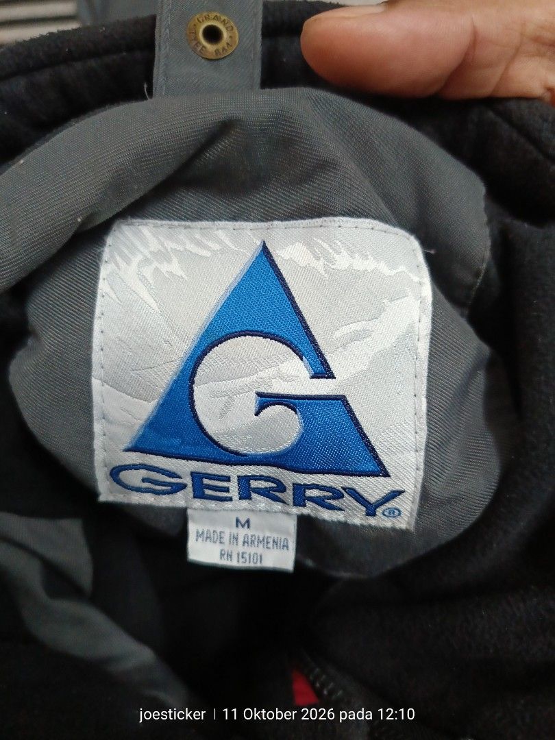 Jacket Gerry (Category: Hoodies) located in Maran. Submitted by joemubin88 (Listing ID 1467200673, Image 3). Description: P25/30 Condition 9/10 adjustable berfungsi.