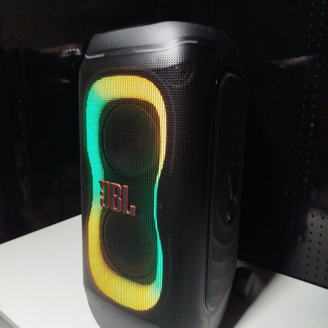 JBL PARTYBOX 330 (Category: Soundbars, Speakers & Amplifiers) located in Taguig. Submitted by unclemooze (Listing ID 1467338980, Image 1). Description: Brand New 1 Year Warranty Delivery nationwide via J&T FREE DELIVERY AROUND CABANATUAN, TALAVERA & STO. DOMINGO.