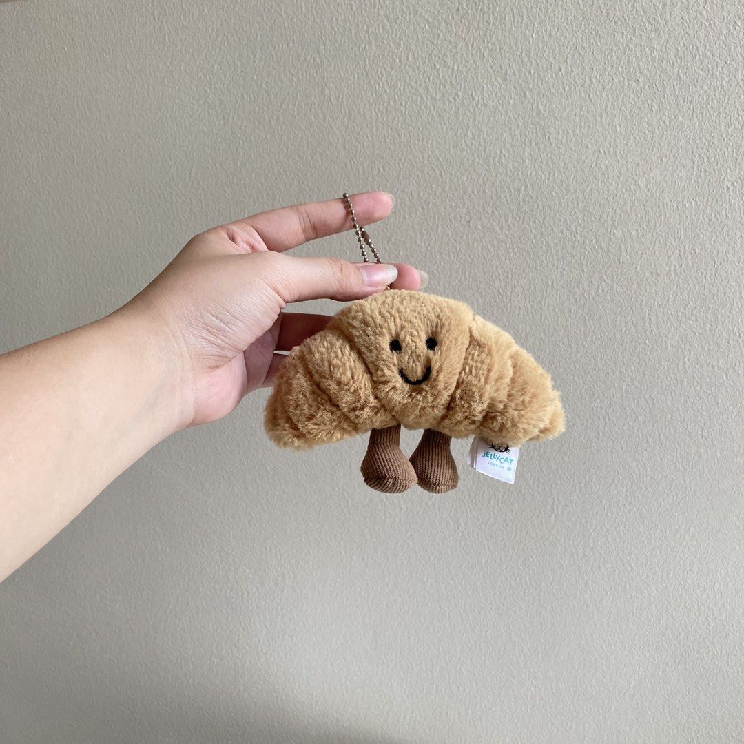Jellycat Amuseables Croissant (Category: Plushies & Soft Toys) located in San Pedro. Submitted by jellybean.co (Listing ID 1467236378, Image 2). Description: .