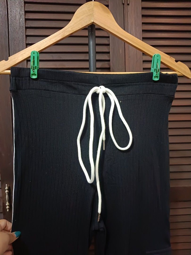 Jogging Pants (Category: Other Bottoms) located in Manila. Submitted by byjrb (Listing ID 1467192248, Image 2). Description: 🛍️ Brand-new items from SHEIN, Emery Rose, Zaful & more! Size : Small to Med Stretchable 📦 Shipping: LBC / J&T / Lalamove 💸 MOP: GCash / BPI only DM for inquiries! 💌.