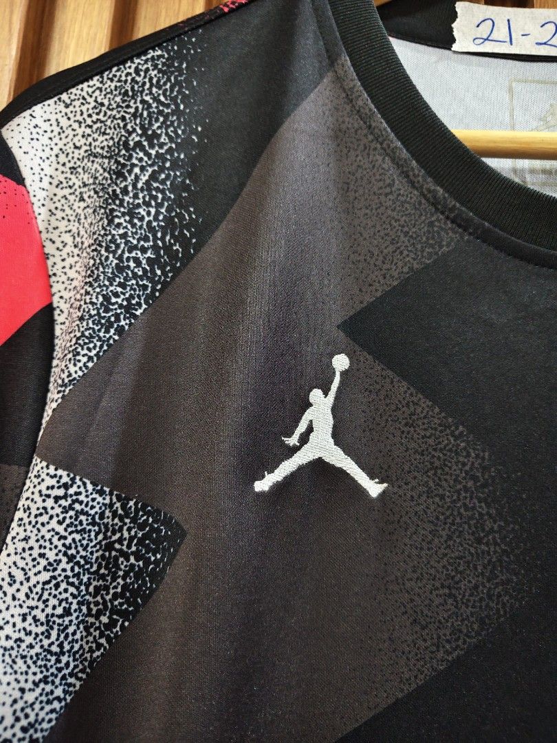 jordan (Category: Tshirts & Polo Shirts ) located in San Fernando. Submitted by SungkiThrift (Listing ID 1467356559, Image 3). Description: jordan med-large issue : small runs.