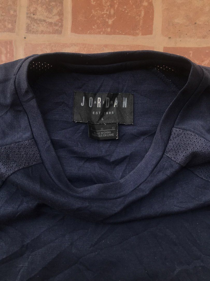 JORDAN ACTIVE SHIRT (Category: Activewear) located in Cebu City. Submitted by thriftlangniedd (Listing ID 1467275820, Image 3). Description: Size Large Dimes 22 x 30 Excellent condition No issue Color rate 9.5/10.
