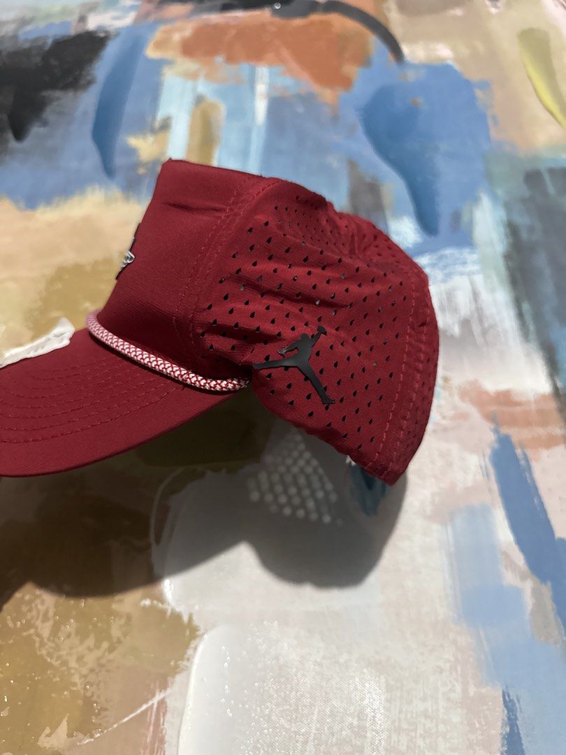 Jordan cap (Category: Caps & Hats) located in Las Pinas. Submitted by thrftmnl. (Listing ID 1467291970, Image 2). Description: Jordan cap wing logo Brand new. Hindi lang nagamit simula nung binili. .