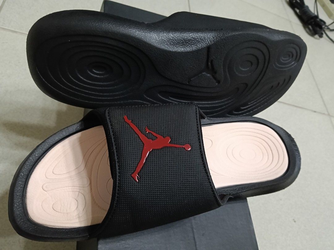 Jordan Hydro 6 Slides (Category: Slippers & Slides) located in Quezon City. Submitted by jlfj123 (Listing ID 1467285523, Image 1). Description: For Sale / For trade sa ibang slides na pwedeng basain - Jordan Hydro 6 Slides - Size: 12US but fit sa 11 to 12 dahil adjustable ang strap - Condition: 9.8/10 - Includes original box. Nagamit sa loob lang ng bahay. - RFS: nakakapang hinayang ipang harabas sa ulan dahil may part na fabric sa ilalim ng stra