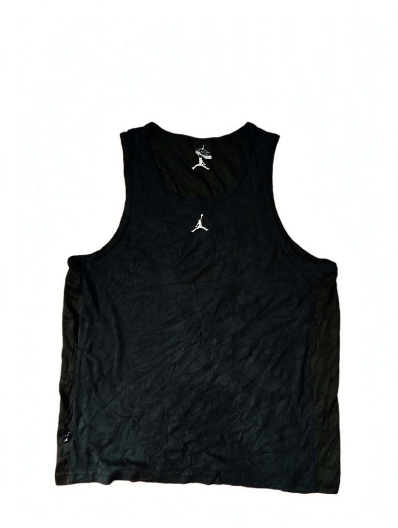Jordan sando 🔥 (Category: Others Tops) located in Cadiz. Submitted by lyle_ejes0120 (Listing ID 1467208350, Image 1). Description: Jordan sando center logo Very good condition issue seen in last pic wash tag cut but the small one was there color rate 9.5/10 length 27 width 21.