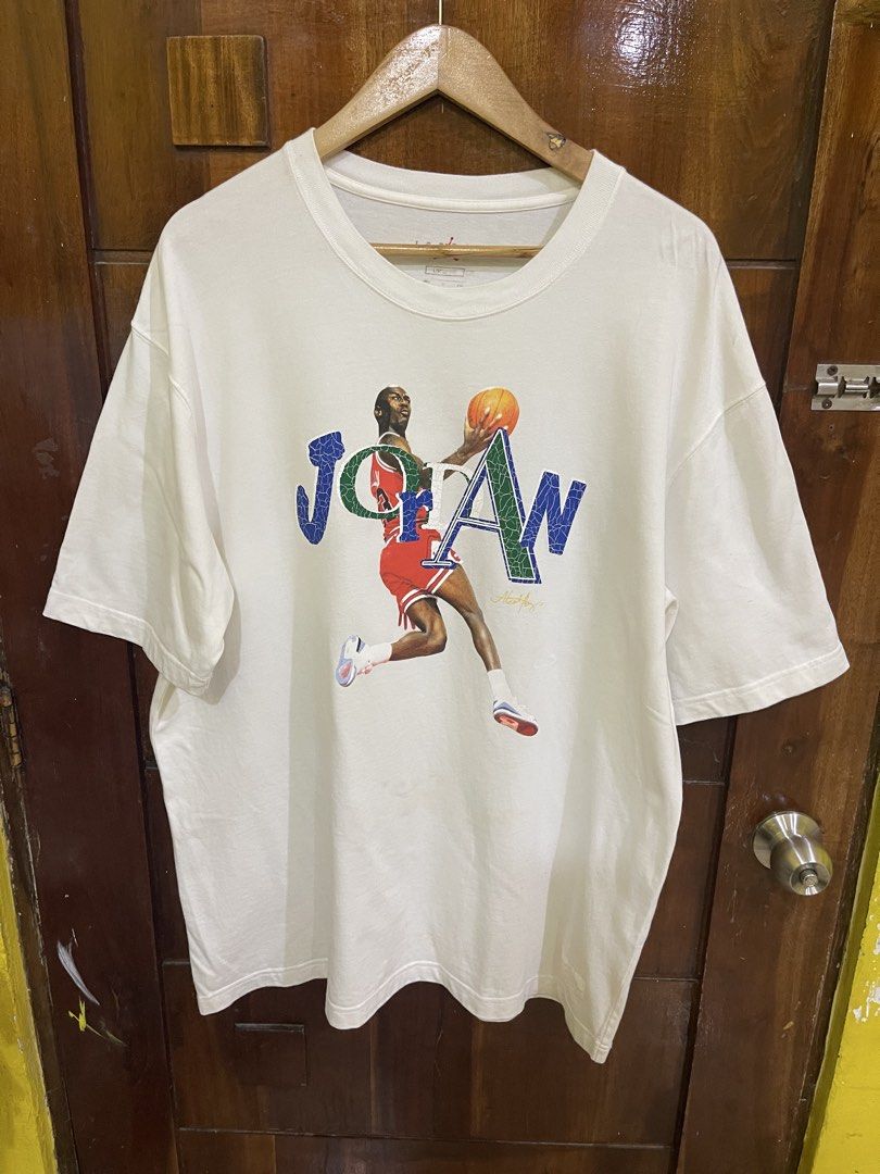Jordan Shirt (Category: Tshirts & Polo Shirts ) located in Marikina City. Submitted by greatfindsmnlph (Listing ID 1467360903, Image 1). Description: Jor dan Shirt Price: 280 Size: XL Width: 24 Length: 32 Color: White Color Rate: 10/10 Condition: 9.5/10 may dumi need wash Very nice in actual.
