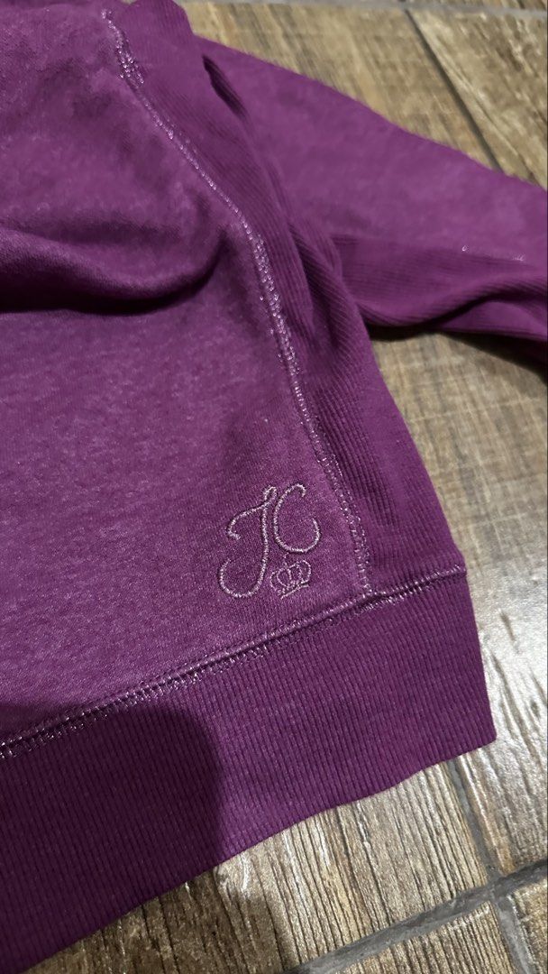 JUICY COUTURE (Category: Blouses) located in Manila. Submitted by urban-vintage_2 (Listing ID 1467221682, Image 2). Description: ISSUE: NONE (NEED WASH) MOP :GCASH (NO COD) SHIP VIA: LALAMOVE & J&T LOCATION: PASIG CITY LENGTH: 24-25 WIDTH :18-20.