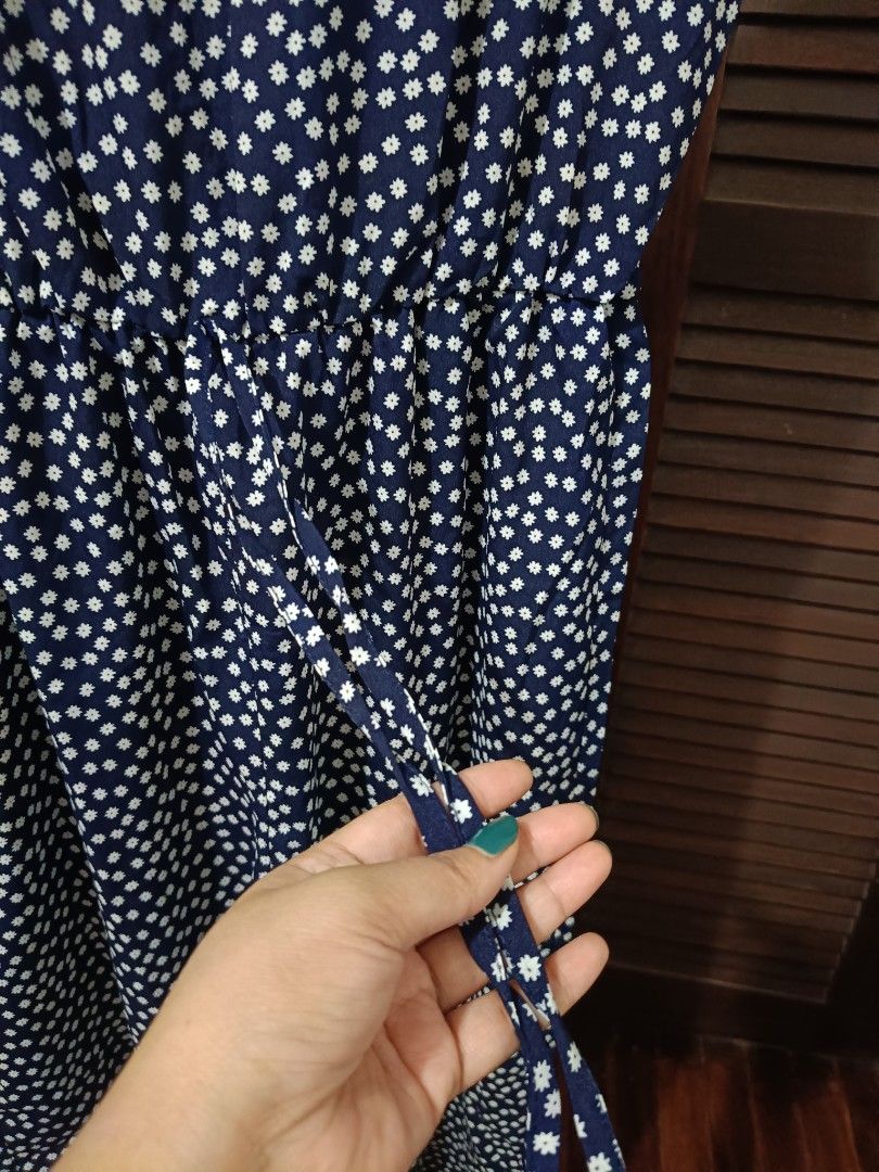 Jumpsuit Daisy Navy Blue (Category: Dresses) located in Manila. Submitted by byjrb (Listing ID 1467358899, Image 3). Description: 🛍️ Brand-new items from SHEIN, Emery Rose, Zaful & more! Size : Medium to Semi L 📦 Shipping: LBC / J&T / Lalamove 💸 MOP: GCash / BPI only DM for inquiries! 💌.
