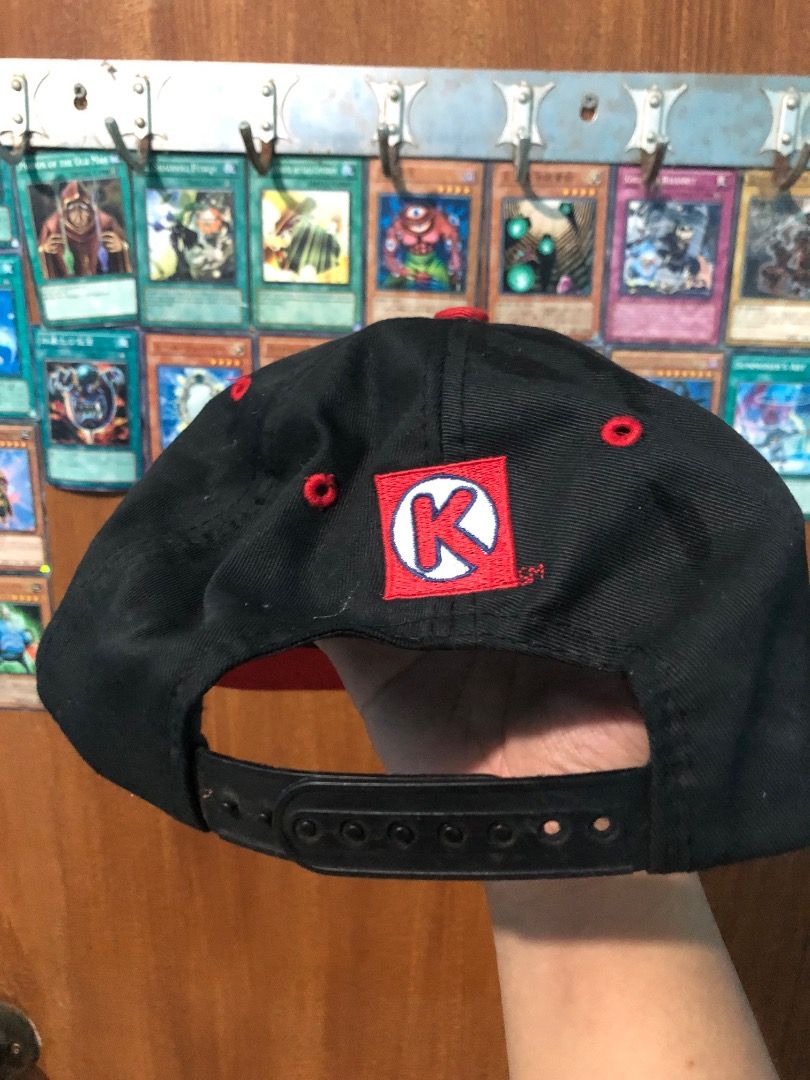 Jurassic Park cap (Category: Caps & Hats) located in San Fernando. Submitted by markhy00 (Listing ID 1467314666, Image 2). Description: - Vintage 1997 The Lost World Jurassic Park cap - Official Universal City Studios and Amblin merchandise tag no issue very good condition need wash only.