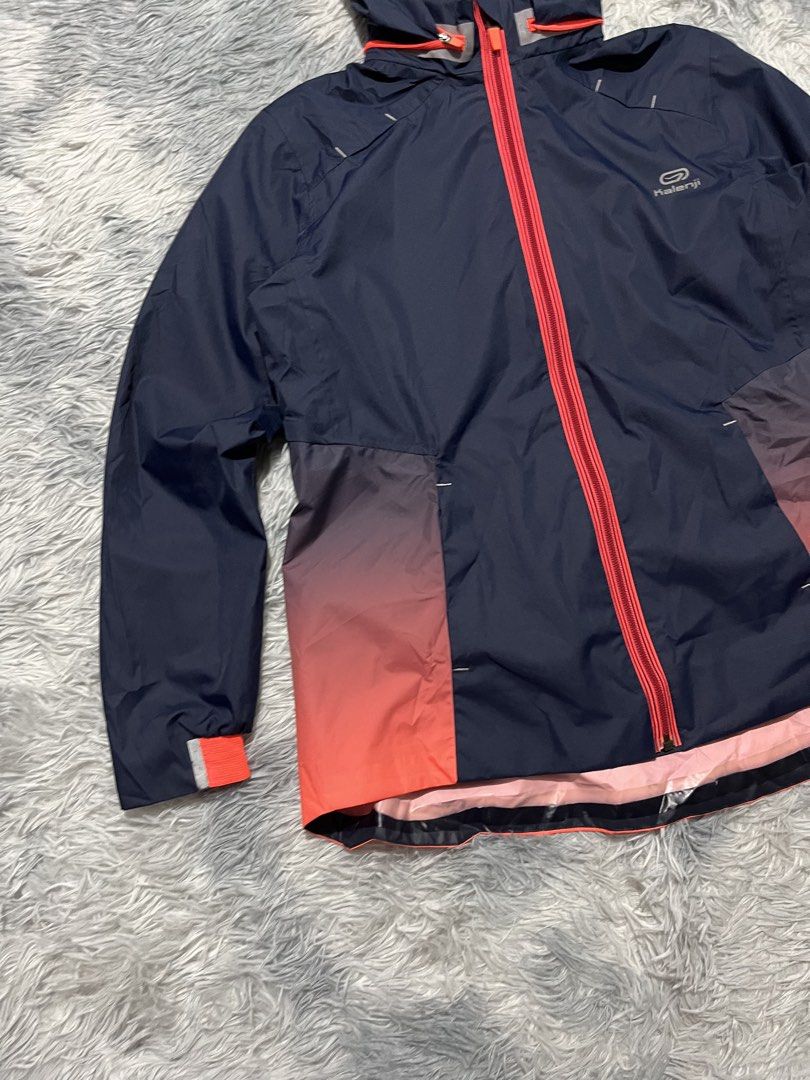 Kalenji Decathlon Rain Jacket (Category: Coats, Jackets and Outerwear) located in Sasmuan (Sexmoan). Submitted by winterclothes.ph (Listing ID 1467330278, Image 3). Description: Kalenji Decathlon Rain Jacket Small women’s Width 18.5 Length 23.5 b25 Excellent Condition .