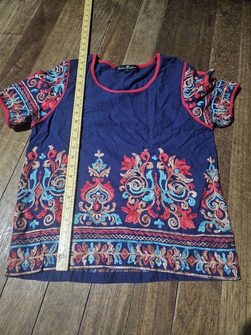 Kamiseta embroidered top blouse medium (Category: Blouses) located in Manila. Submitted by onlinesmartshopping12 (Listing ID 1467303535, Image 3). Description: no issues no haggling.
