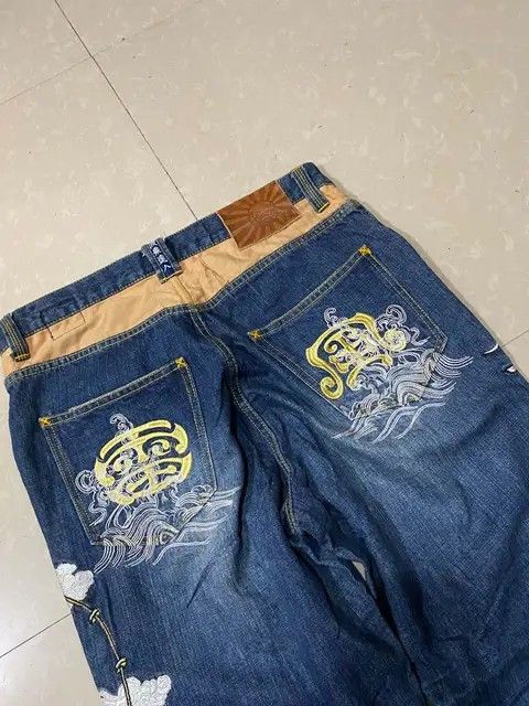 Karakuri tamashi (Category: Jeans) located in Talisay. Submitted by vokerzxc (Listing ID 1467299335, Image 2). Description: Excellent Condition Issue: None Complete tags Waist: 32 Length: 41 Leg opening: 9.