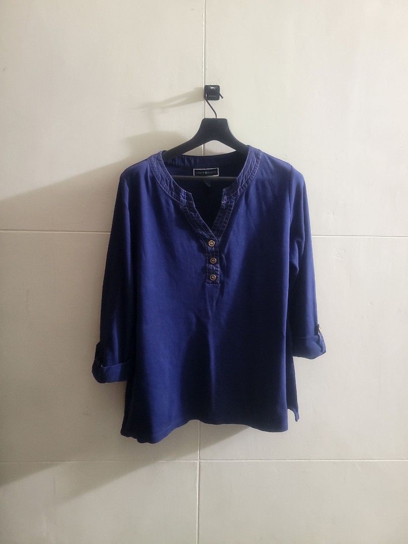 Karen Scott Navy Blue top.as new (Category: Blouses) located in Los Banos. Submitted by lopecruz (Listing ID 1467295628, Image 1). Description: armpit : 24" length : 26" like new, no flaws no kupas M-L.