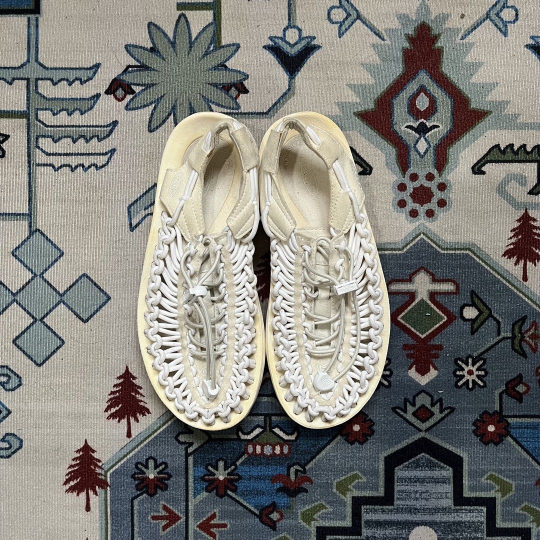 Keen Uneek (Category: Sandals) located in Manila. Submitted by dot.niel (Listing ID 1467221374, Image 1). Description: Keen Uneek Triple White In Excellent Condition Size 7w/ 37.5 eu.