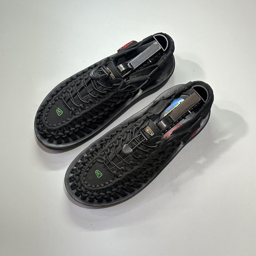 KEEN UNEEK SANDALS (Category: Slippers & Slides) located in Baguio. Submitted by macshop_items (Listing ID 1467294323, Image 3). Description: KEEN UNEEK SANDALS - Size 7us(25cm) - Excellent condition - Signs of usage ₱ 1,880 + sf.