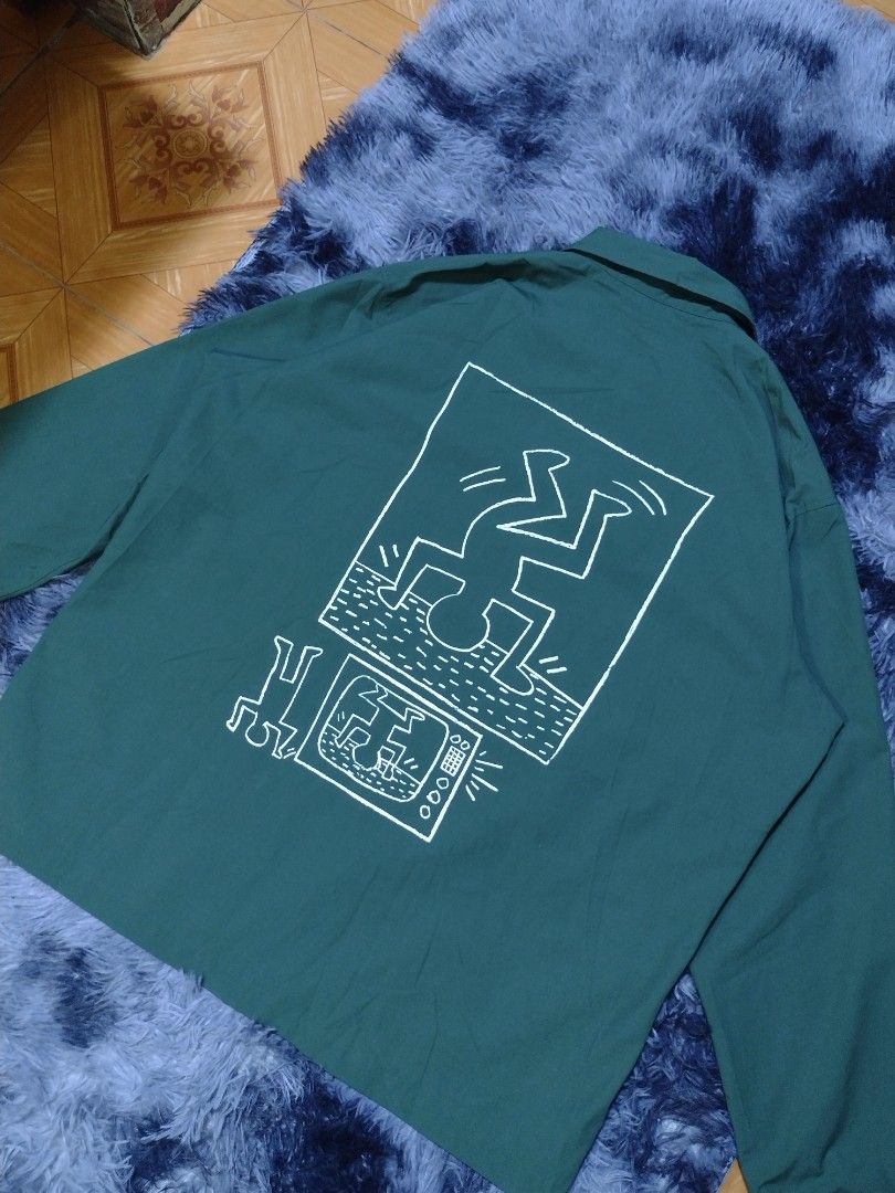 Keith Haring Green Coach Jacket (Category: Coats, Jackets and Outerwear) located in Rizal. Submitted by keepthrift15 (Listing ID 1467253373, Image 2). Description: Keith Haring x Uniqlo Coach Jacket Size xlarge, 25x29.5 No issue Asnew condition (9.8/10).