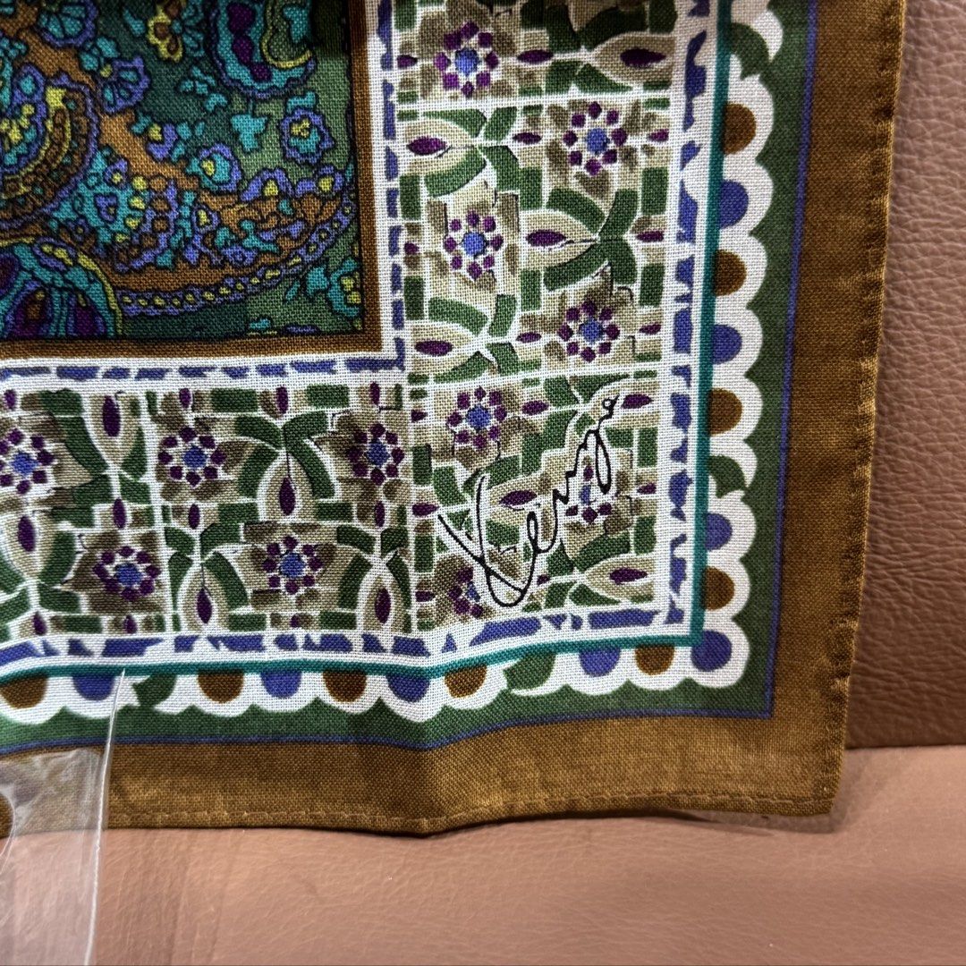 Kenzo handkerchief bundle 4 pcs (Category: Handkerchief & Pocket Squares) located in Rizal. Submitted by houseofbell (Listing ID 1467356238, Image 2). Description: - Set of 4 authentic Kenzo bandanas - Colorway: Green, blue, purple, and brown - Features intricate floral and paisley patterns - Signature Kenzo script near the corner border - Brand new, unopened stock in original branded plastic packaging - Clean, pristine fabric Bundle 4 for 1000.