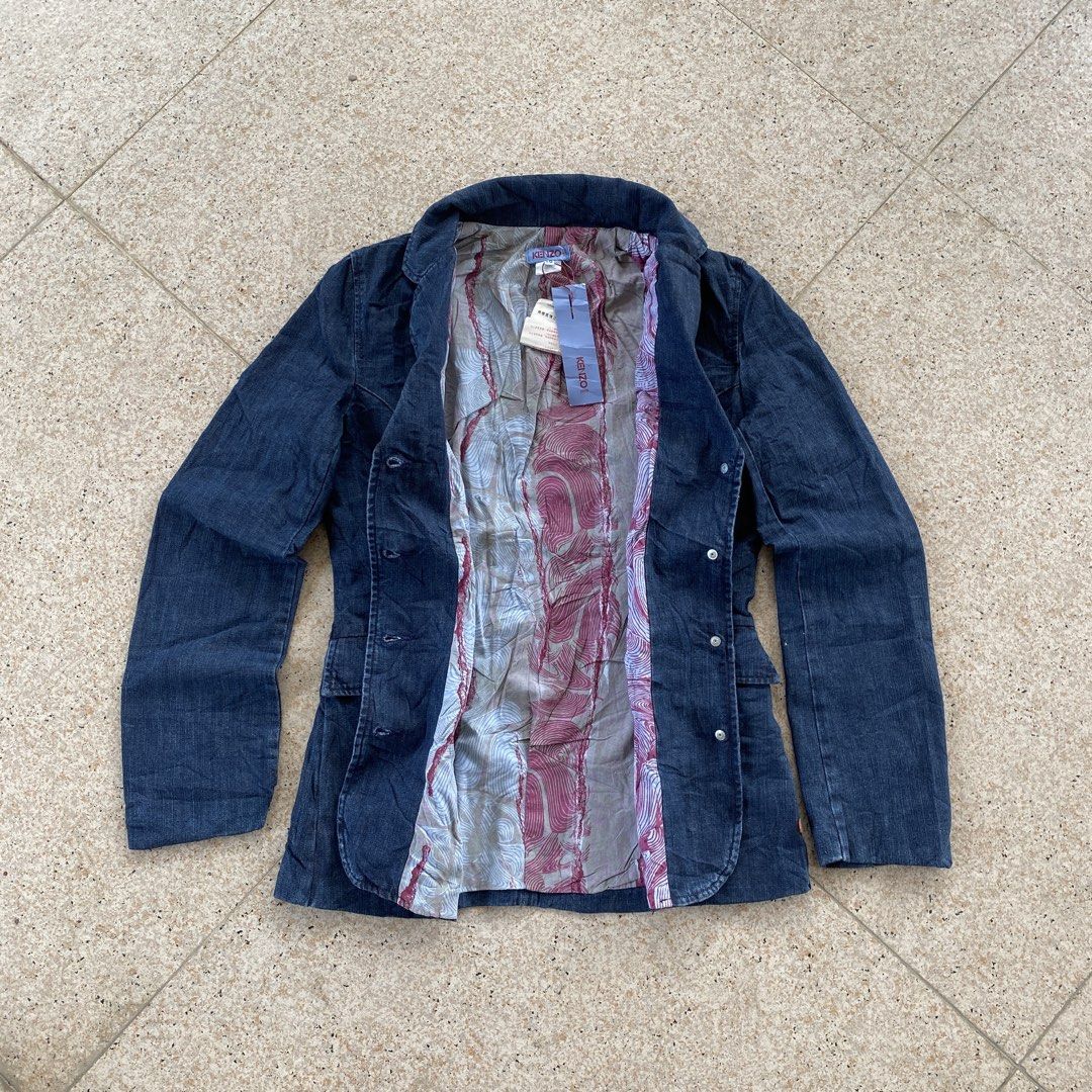 Kenzo Paris (Category: Coats, Jackets and Outerwear) located in Isabela. Submitted by islandsrelics (Listing ID 1467346802, Image 3). Description: .