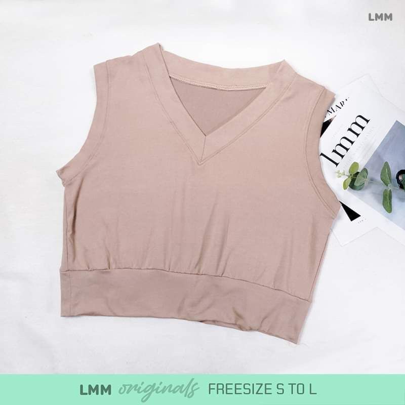Khaki Oversized Vest (Category: Others Tops) located in Manila. Submitted by danie_sells (Listing ID 1467240369, Image 3). Description: - Fit: Short boxy cut, perfect for high-waisted jeans or skirts - Details: Thick ribbed hem, soft and stretchy fabric - Condition: Clean, never been used ——— PAYO. Pay As You Order. 💵 MOP: Maribank 🚚 MOD: Lalamove or JnT 📍 Loc: Bacoor, Cavite 📍Alt Loc: Sampaloc, Manila.