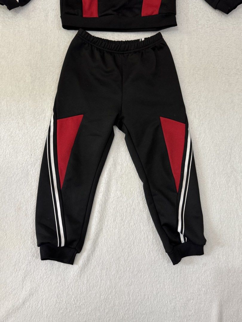 Kids preloved Shein set 6 years old (Category: Babies & Kids Fashion) located in Dasmarinas. Submitted by ennahsthriftcollection (Listing ID 1467272301, Image 3). Description: For 5 to 6 years old Garterized Haba ng pants 26 inches Rfs : decluttering / outgrown.