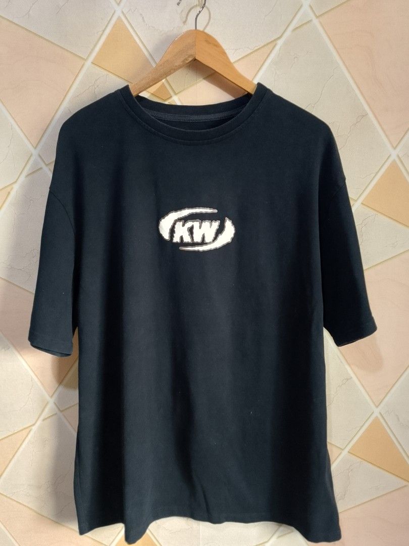 Kill Winner Black Graphic T-Shirt XL (Category: Tshirts & Polo Shirts ) located in San Pedro. Submitted by jokwanrocks09 (Listing ID 1467247021, Image 2). Description: Kill Winner black graphic tee in size XL. Small logo print on the front chest. Large cross graphic with text across the back. Heavy cotton material, relaxed boxy fit. Blue inner neck tag with brand name and sizing. Clean condition, no fading or cracking on the prints. 23x30 boxy ov