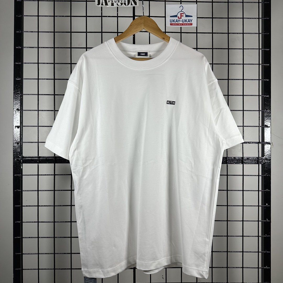 KITH GAMOSA SIDE LOGO (Category: Luxury Apparel) located in Talavera. Submitted by puppyinsane (Listing ID 1467334046, Image 1). Description: X-LARGE LENGTH: 30 WIDTH: 24 AUTHENTIC & BRAND NEW .