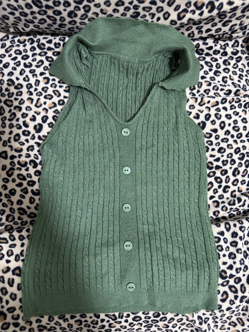 Knitted Top (Category: Sleeveless) located in Quezon City. Submitted by declutter.ak (Listing ID 1467255811, Image 1). Description: Used once, can fit up to petite small! Stretchable..