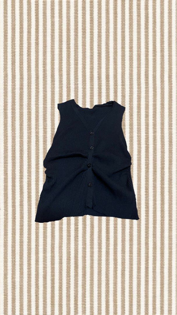 knitted top (Category: Sleeveless) located in Mabalacat. Submitted by rareflower.82ac1f (Listing ID 1467267531, Image 1). Description: .