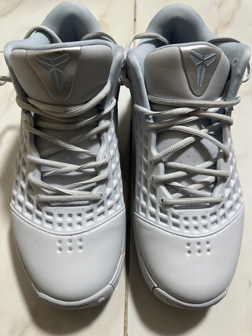Kobe 3 Protro (Category: Sneakers) located in Quezon City. Submitted by rickjasond04757 (Listing ID 1467352709, Image 2). Description: Kobe 3 Protro size 11 Used once sa wooden court With original box 9k nego.