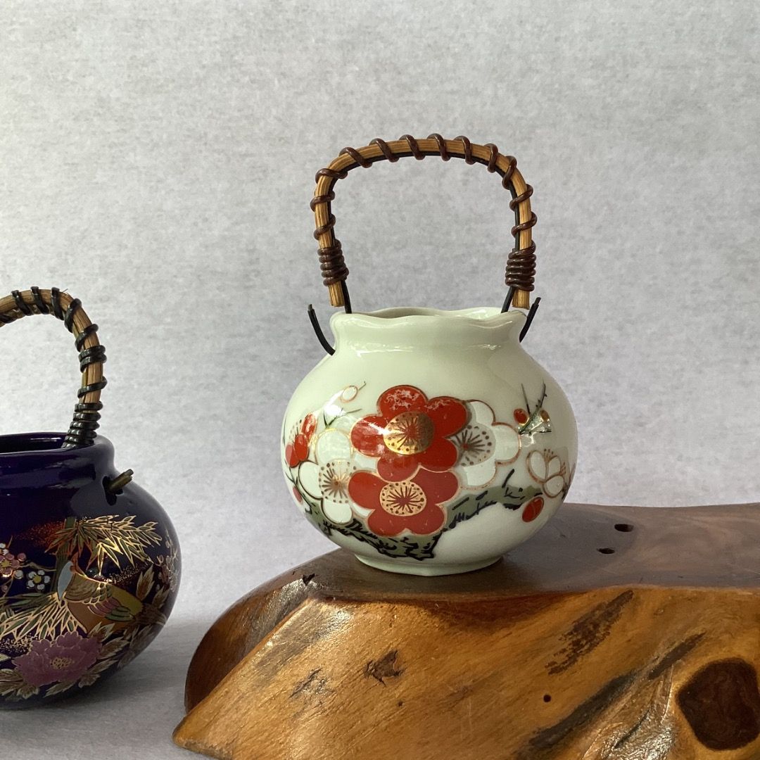Kutani Ware Vase/ Toothpick Holder; signed (Category: Vases & Decorative Bowls) located in Davao. Submitted by eclectic1925 (Listing ID 1467332425, Image 2). Description: Php360 all 4 Kutani Ware Vase/ Toothpick Holder; signed *last pic for price reference only Please REVIEW PHOTOS We use 100% repurposed packaging materials SF starts at Php70 via Flash Express First to pay .
