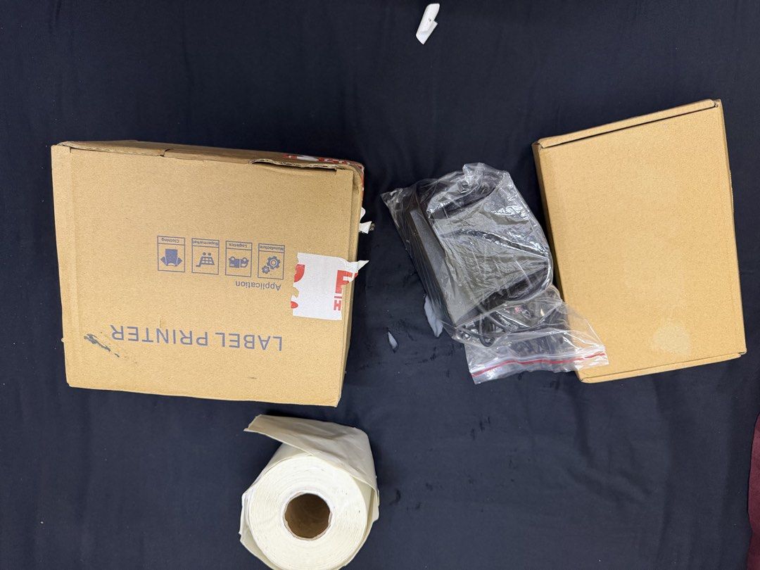 LABEL PRINTER (Category: Printers, Scanners & Copiers) located in Bandar Hilir. Submitted by cmnteburagas (Listing ID 1467347582, Image 3). Description: COMPLETE SET TAK PERNAH PAKAI NEGO.
