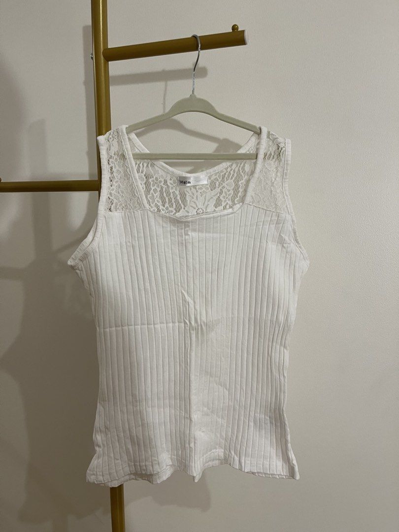 Lace Sleeveless Top (Category: Sleeveless) located in Manila. Submitted by xxx0727 (Listing ID 1467277104, Image 1). Description: - Medium to Large Size - From Japan.