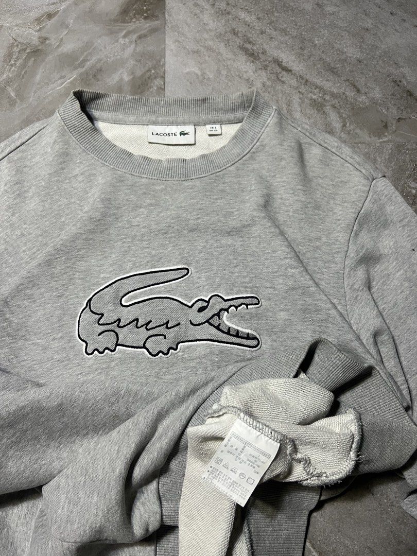 Lacoste big logo long sleeve (Category: Coats, Jackets and Outerwear) located in Butuan. Submitted by arahukay.ph (Listing ID 1467309761, Image 2). Description: Good condition shipped.