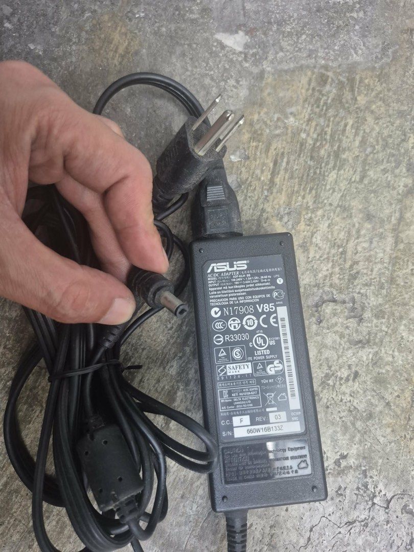 Laptop Chargers Drone Camera (Category: Chargers) located in Manila. Submitted by munggomooo (Listing ID 1467172485, Image 1). Description: Assorted Chargers Laptop Drone Camera See Pics for details.