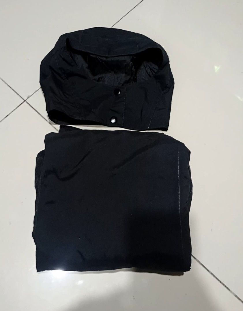 Lative windbreaker jacket (Category: Coats, Jackets and Outerwear) located in Bacolod City. Submitted by cadizthrifter (Listing ID 1467202856, Image 3). Description: lative windbreaker as new condition dimes 19×27 no issue 950.