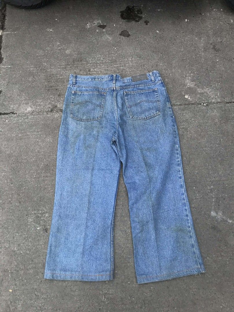Le jeande pants (Category: Jeans) located in Manila. Submitted by thriftnicarl.3 (Listing ID 1467322157, Image 2). Description: waist - 38 length - 37.6 thigh - 12.3 leg opening - 10.5 price - 199 Freeship via jnt.