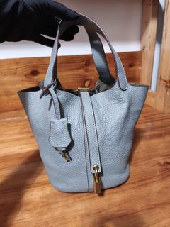 (Category: ) located in . Submitted by queenlyne_vintage_rare_finds (Listing ID 1467250022, Image 1). Description: .