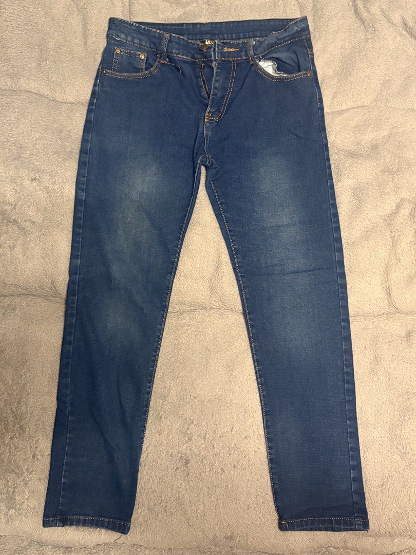 Lee Denim Jeans Dark Blue (Category: Jeans) located in Manila. Submitted by touchbytat89202 (Listing ID 1467324831, Image 1). Description: - Brand: Lee - Color: Dark blue denim - Fit: Regular fit (29) - Closure: Button fly - Condition: Standard wash throughout - Mode of Payment: GCash .