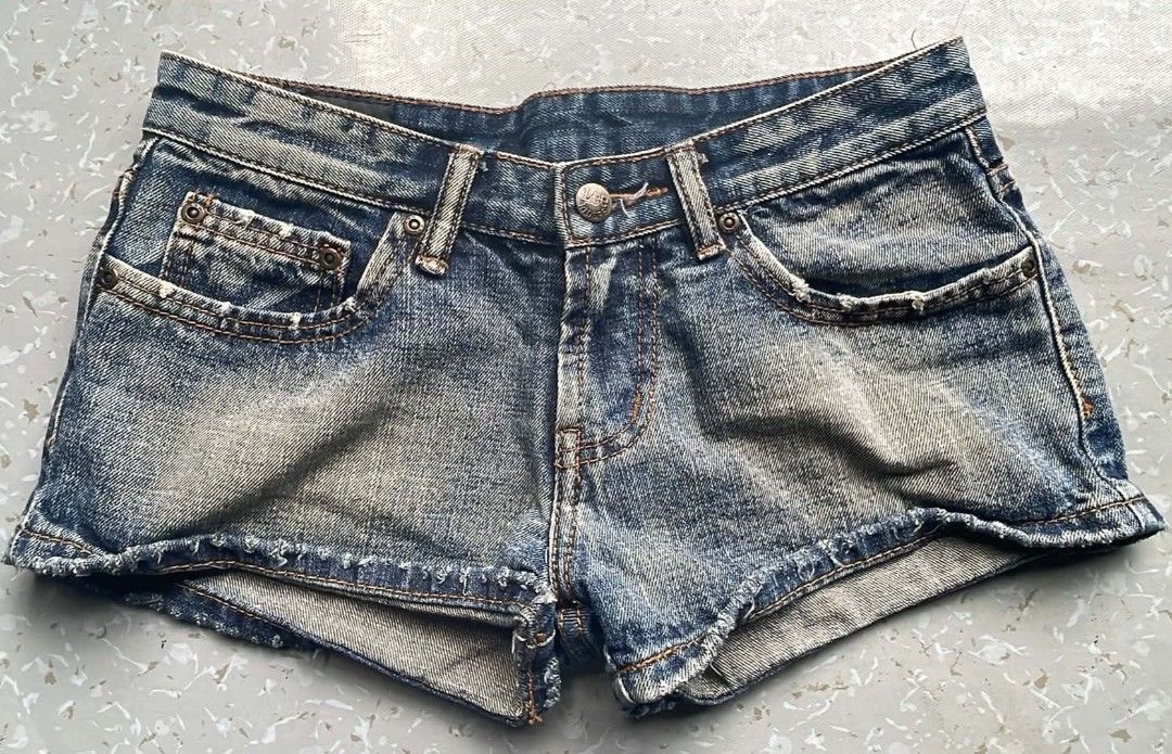 Lee Grunge Y2k Micro Shorts (Category: Shorts) located in Agoo. Submitted by nightingail (Listing ID 1467220975, Image 1). Description: Note! - negotiable - color may vary due to lighting - manage your expectations, all items are with brand new, preloved or thrifted - no rush shipping - no refund/cancelation.