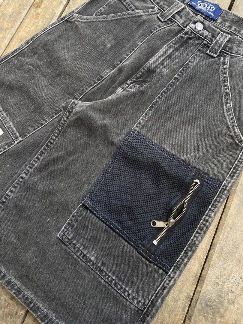 LEEPIPES (Category: Shorts) located in Manila. Submitted by bottomswrldwidev2 (Listing ID 1467298116, Image 3). Description: 📍LEEPIPES | JORTS Waist: 31 (32 stretch) Lenght: 25 Thigh: 13 Hem: almost 13 Condi: 9.5/10 - scratch .