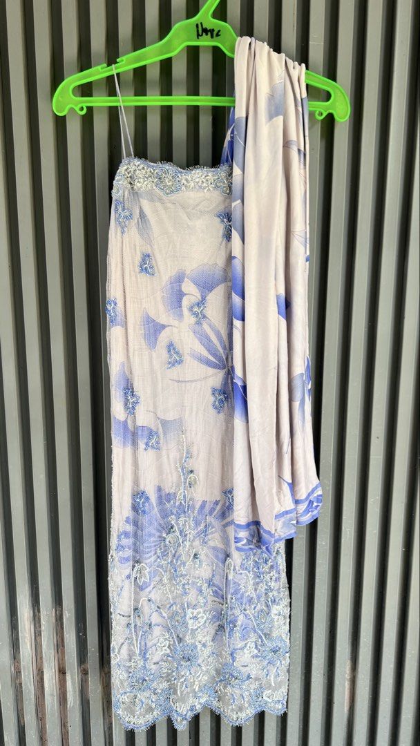 LEONARD PARIS DRESS WITH SCARF (Category: Dresses) located in Baguio. Submitted by vercale (Listing ID 1467188932, Image 3). Description: LEONARD PARIS DRESS WITH SCARF SET Brand New Condition Actual size for Small to medium From Personal Box Php 1500 only set na po yan.