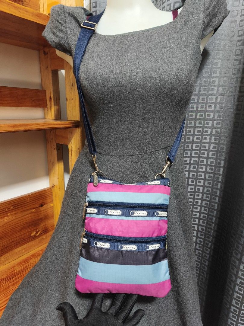 LeSportsac sling bag (Category: Cross-body Bags) located in Baguio. Submitted by queenlyne_vintage_rare_finds (Listing ID 1467214277, Image 1). Description: .