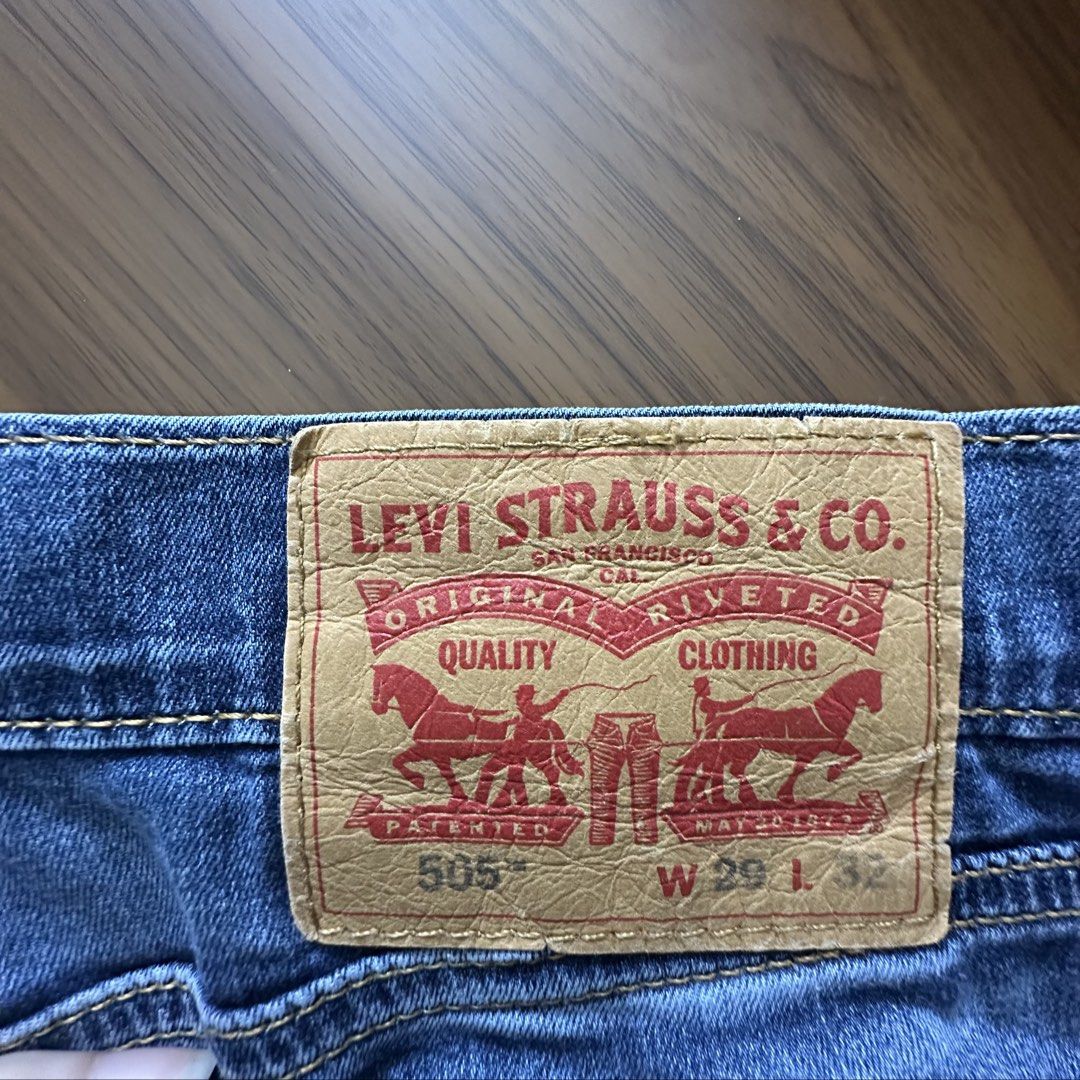Levi Strauss 505 Denim Jeans (Category: Jeans) located in Makati City. Submitted by xo.thrifty (Listing ID 1467344921, Image 1). Description: kindly self authenticate for this item Waist: 29 Length: 38 inches .