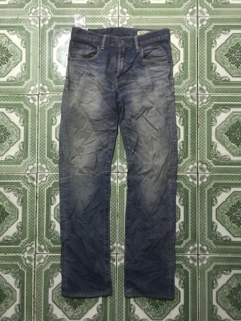 Levi’s 502 Straight Cut Denim Pants (Category: Jeans) located in Bulacan. Submitted by bleue.finds (Listing ID 1467326941, Image 2). Description: Levi’s Straight Cut Denim Pant 30-31 - waist 39 - length 7’4 - hem as new need wash good condition no major issues.