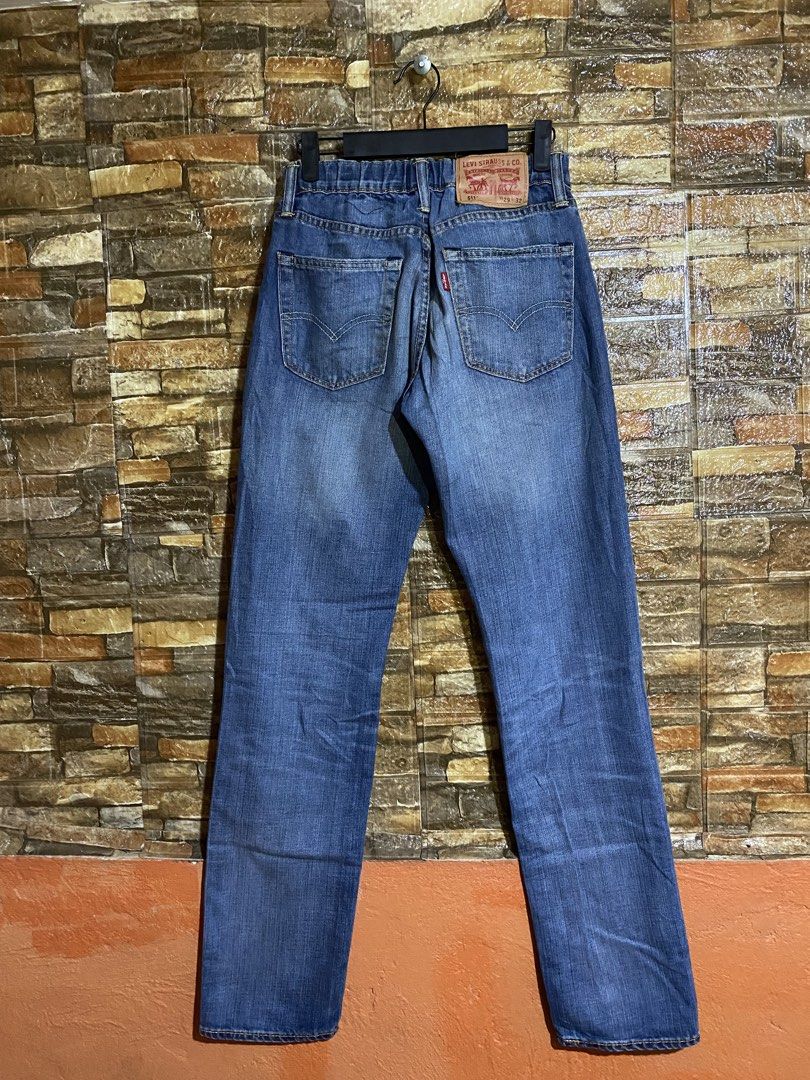 LEVIS 511 GARTERIZE PANTS (Category: Jeans) located in Cebu City. Submitted by arsenyong (Listing ID 1467306748, Image 1). Description: Waist :28-29 Length :40 Hem:6 Very good condition No issue.