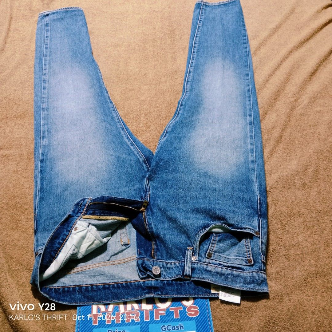 LEVI'S 512 PREMIUM SELVEDGE PANTS (Category: Jeans) located in Davao. Submitted by karlosthriftshop (Listing ID 1467299036, Image 2). Description: ₱2,450 FREE SHIPPING THRU J &T LEVI'S 512 PREMIUM SELVEDGE DENIM PANTS MADE IN CHINA SLIM TAPER NON-STRETCH SELVEDGE W34 L32 ON TAG ACTUAL MEASUREMENT PLEASE CHECK ATTACHED PHOTOS USED, IN VERY GOOD CONDITION,NO ALTERATION,NEED WASH X COD/COP PAYMENT 1ST DM FOR MORE INQUIRIES COLOR MAY VARY DUE TO LIGH