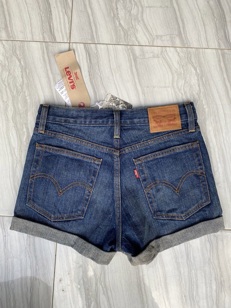Levi’s Brandnew Maong Short (Category: Shorts) located in Talavera. Submitted by hansnoel (Listing ID 1467261685, Image 2). Description: Size 26-28 11.5 Length Brandnew with tags No issue .