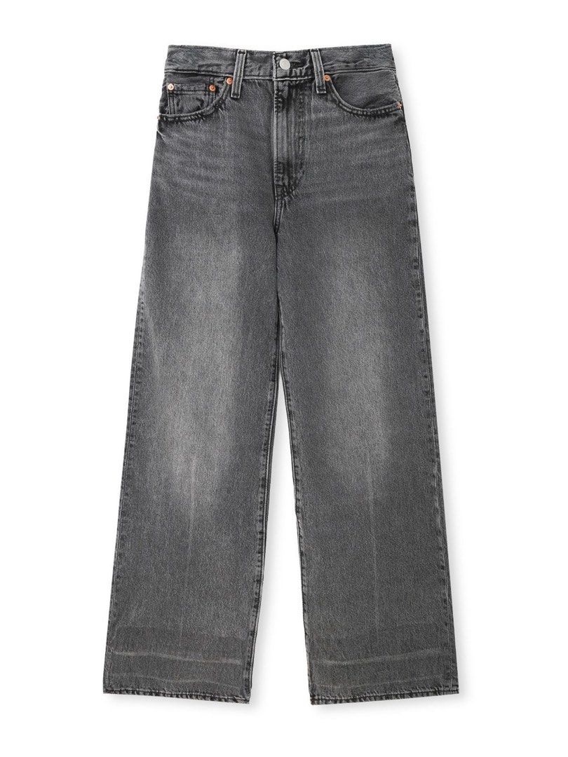 Levi’s Ribcage Straight Ankle (Category: Jeans) located in Dipolog. Submitted by krstnagnis98 (Listing ID 1467262962, Image 2). Description: Levi’s Ribcage Baggy Pants High waist Size 28 on tag fits 30-31 Stretch denim 39” L.