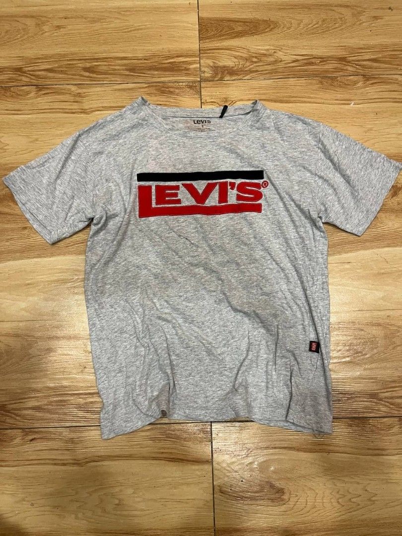 Levi's T shirt (Category: Shirts) located in Quezon City. Submitted by michypeachyy1 (Listing ID 1467341824, Image 1). Description: 250 plus shipping small to med size.